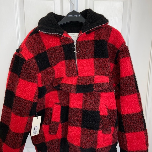 Sweaters - Picture 4 of 4